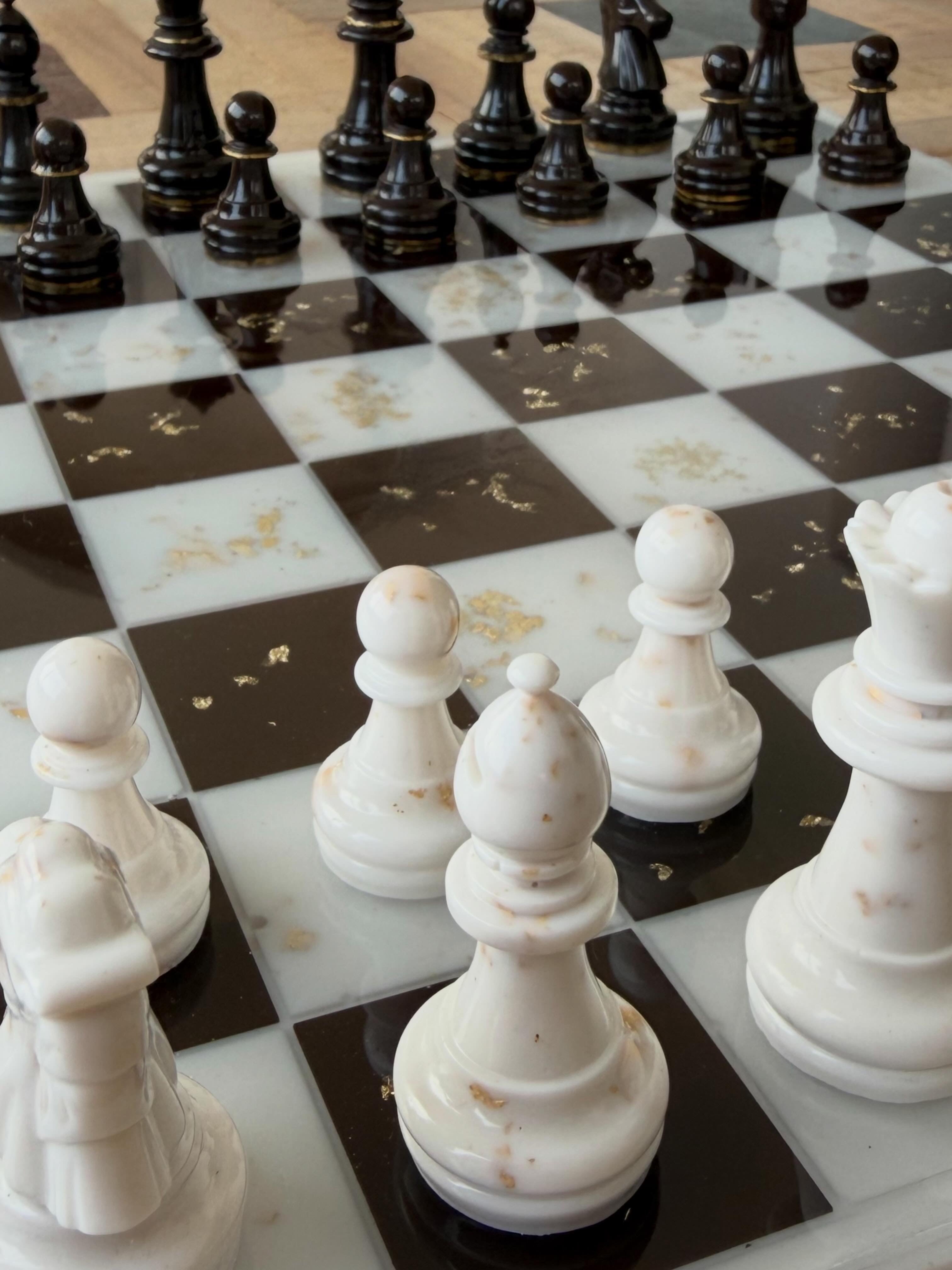 Jeu d'échecs en résine époxy